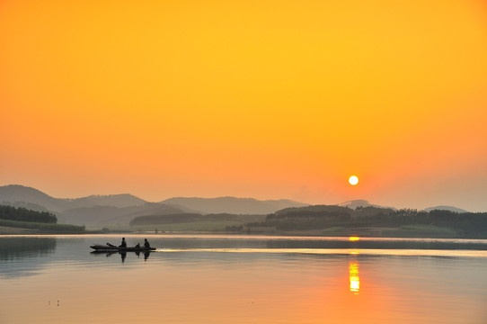 夕阳渔归