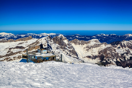 铁力士雪山