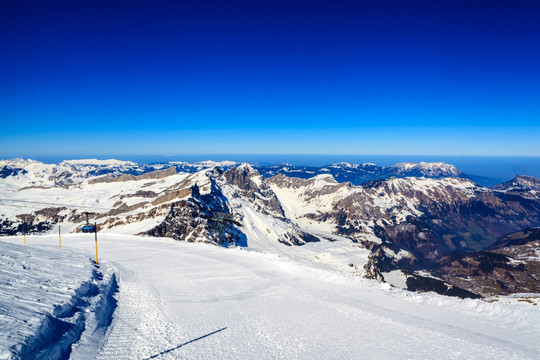 铁力士雪山