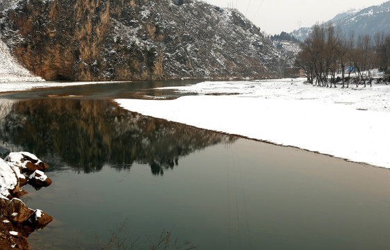 洛河雪景