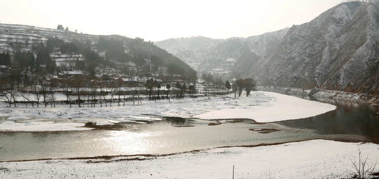 洛河雪景