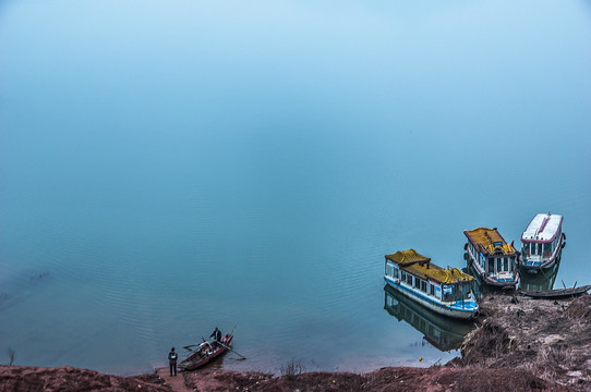 雅女湖