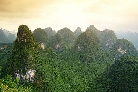 桂林山水风光 阳朔相公山