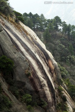 黄山石壁