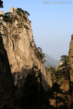 黄山悬崖绝壁