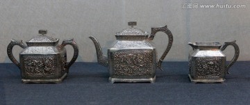 清代刀马人物纹银茶具