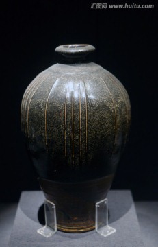 宋代黑釉凸线纹花瓶