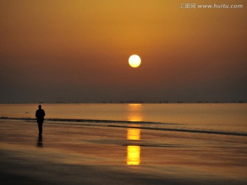 海上日出