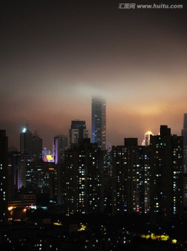 超高层建筑夜景