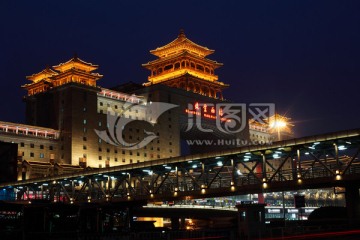 北京西站夜景