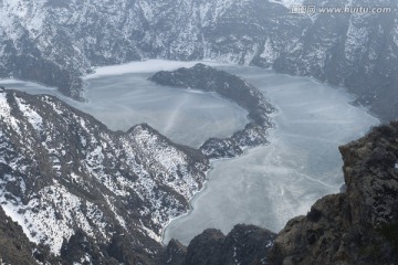 美丽的圆形水库 风雪天山太极湖