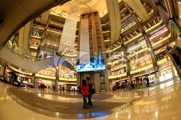 大型购物中心大厅
