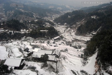 雪后山村