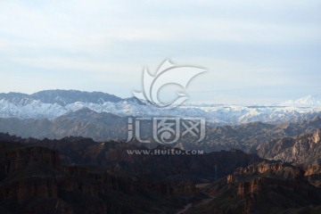 冰沟丹霞雪山