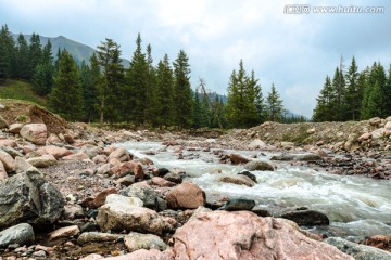 高山溪流