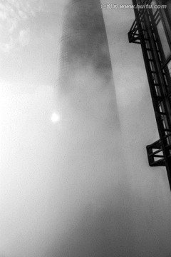 雾锁上海中心