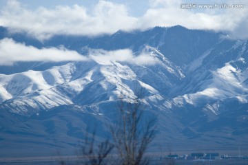 天山雪 天山云