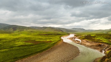 高原河流