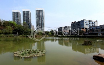 重庆风光 财富中心湖景建筑