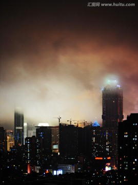 城市夜雨