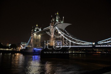 英国伦敦泰晤士河塔桥夜景