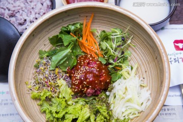 生牛肉拌饭