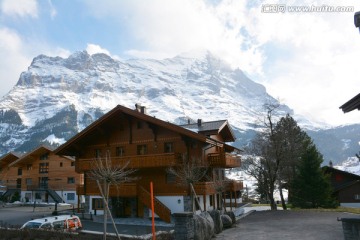 欧洲旅行 雪山下的小镇