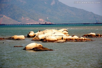 海边礁石