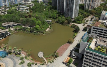 重庆风光 财富中心品湖广场