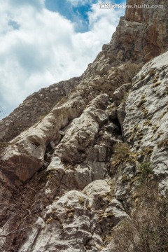 陡峭的山崖