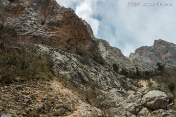 扎尕那大峡谷悬崖景观