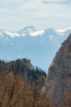 雪山峡谷风光