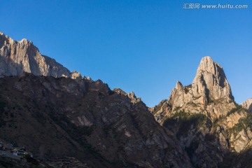 清晨的扎尕那风光