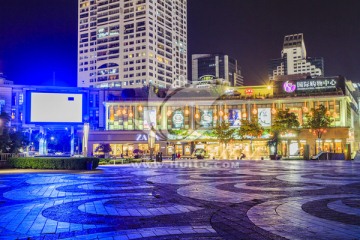 城市广场夜景