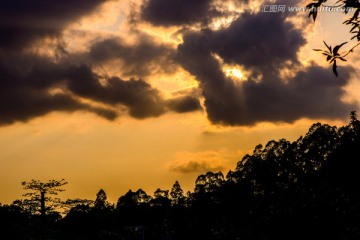 远山天空云彩