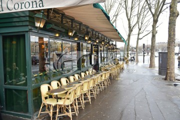 巴黎市区路边餐厅咖啡馆