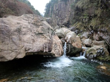 鄣山大峡谷