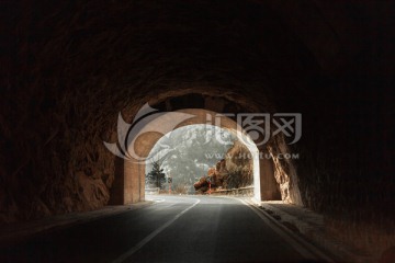隧道山洞