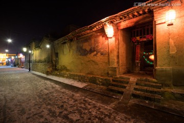 西古堡小巷夜景 冷暖对比