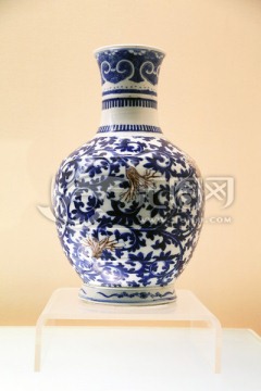 景德镇窑青花瓷瓶