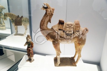 唐三彩骆驼彩色釉陶