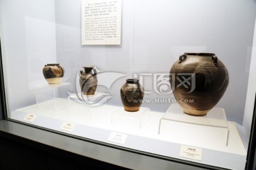 唐代北方瓷窑花釉瓷