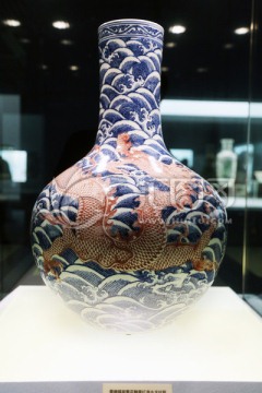 神龙瓷瓶