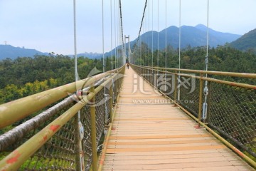 茶溪谷栈桥