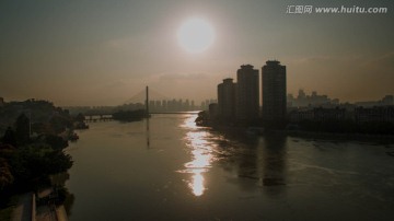 夕阳下的大桥