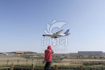 北京机场西湖园 八卦台后飞机