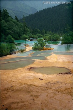 山泉 溪流