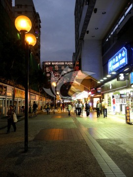 香港尖沙咀商业街夜景