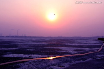 湖 日落