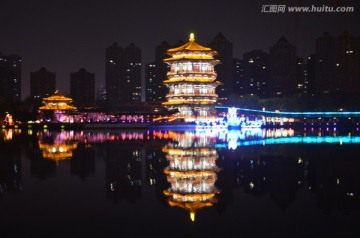 仕女馆夜景